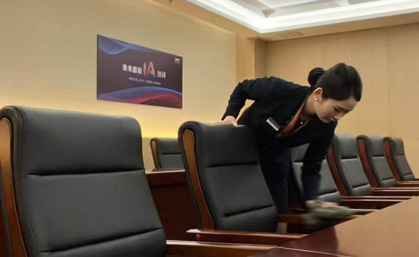 用“索克形象”，绘就节日最美的劳动画卷