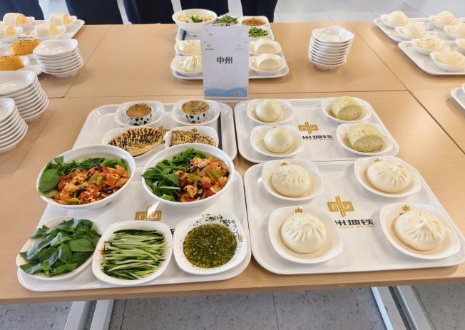 索克服务|地铁员工“舌尖上的守护者”